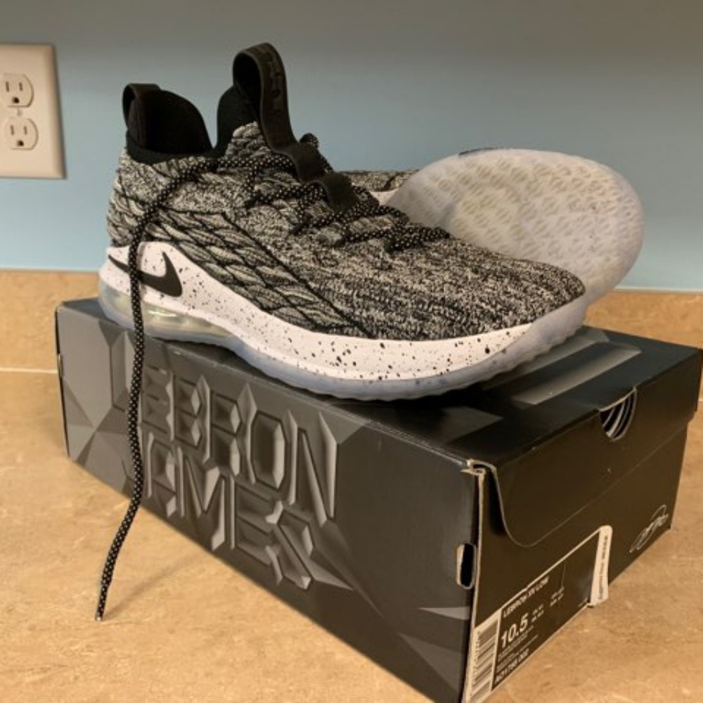 Lebron xv low Oreos 10.5 worn 2x paid 150.00